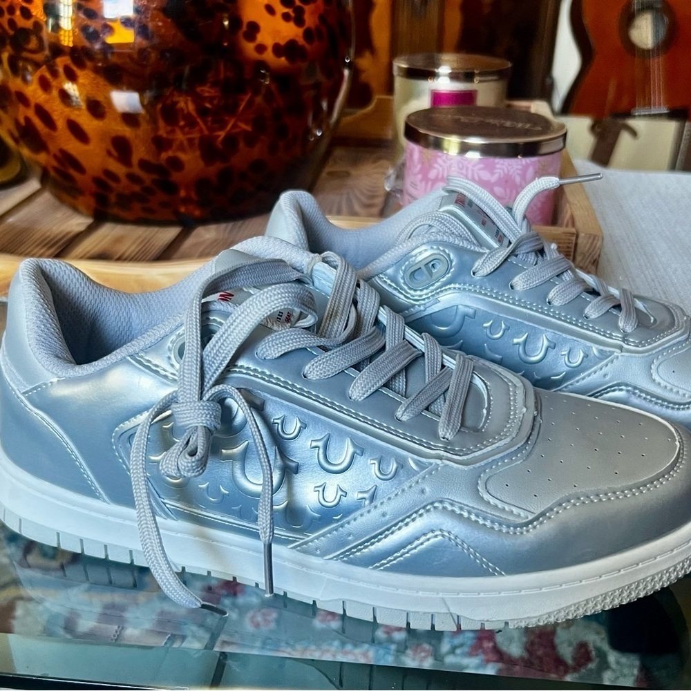TRUE RELIGION 😍Women’s Gray Athletic Shoes, size 9. - Picture 3 of 12
